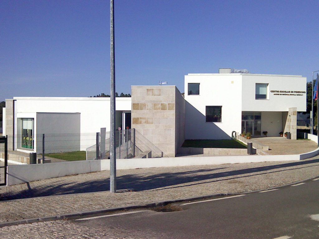 Centro Escolar de Penedono construído pela Soteol em 2011